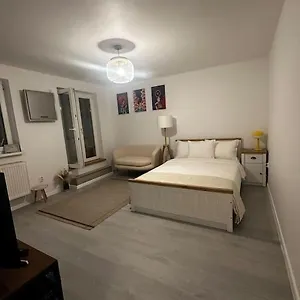 Studio Cozy Piata Victoriei Bucureşti